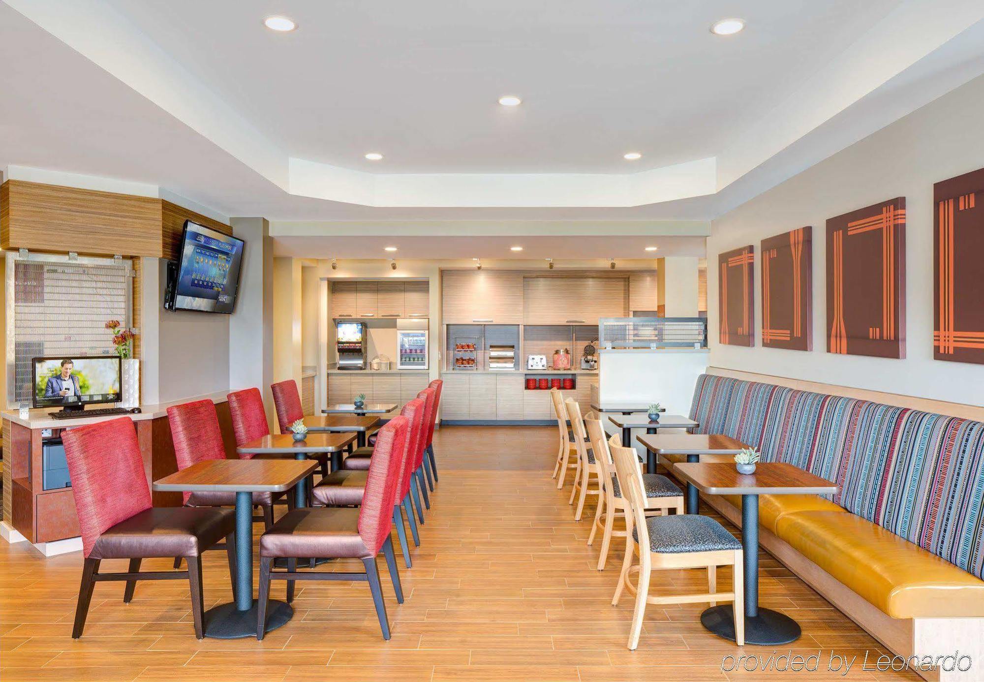 Towneplace Suites By Marriott Lincoln North Exterior photo